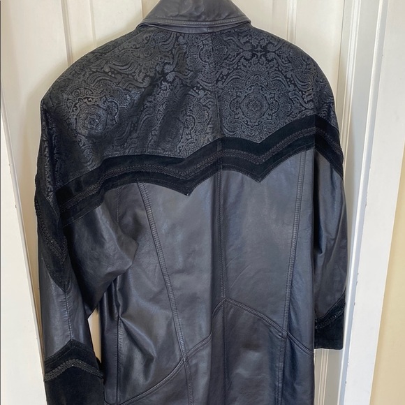 Vintage Black Leather Trench Coat with Mandala Design and Embroidered Suede Goth - Picture 8 of 17